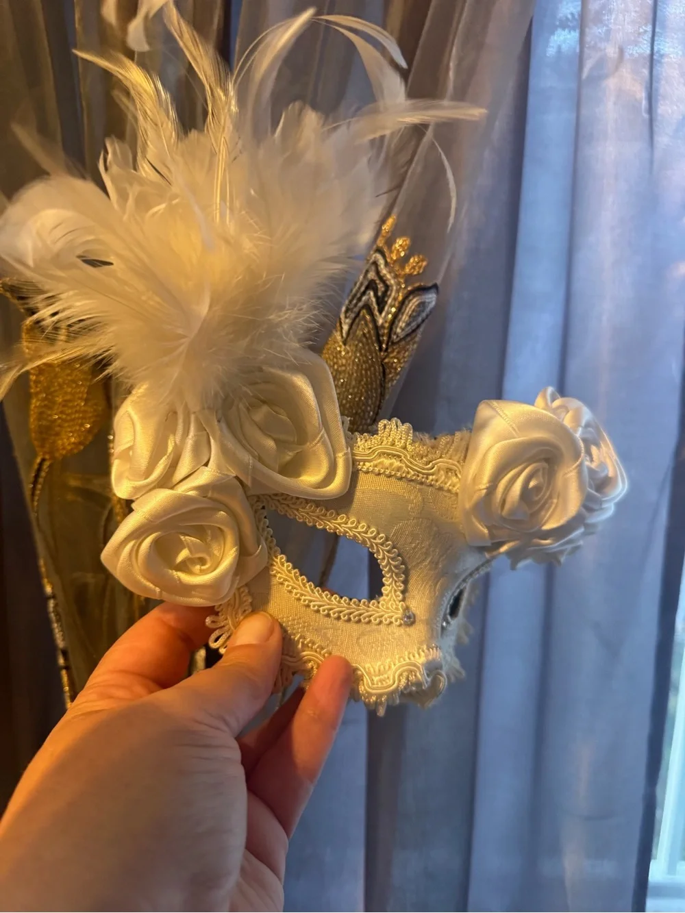 Elegant Ivory Floral Masquerade Eye Mask - Women Accessories Watches